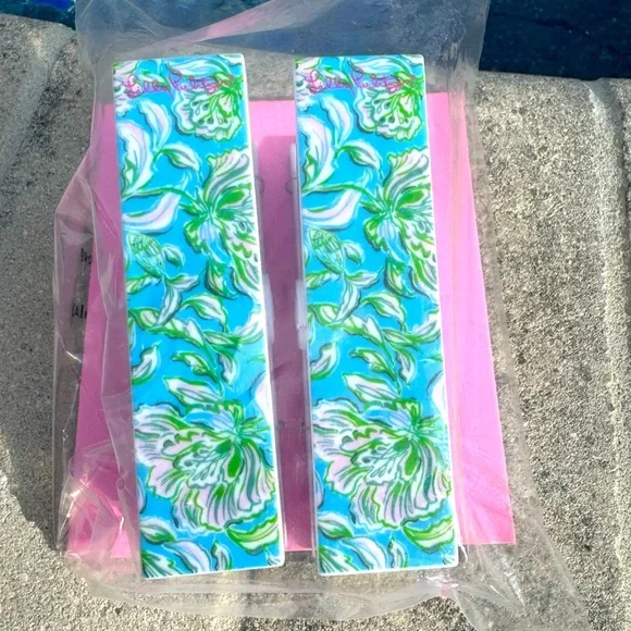 Lilly Pulitzer Towel Clips Chair Clips Pool Beach Cruise NWT 🆕 2x Set - Picture 2 of 5